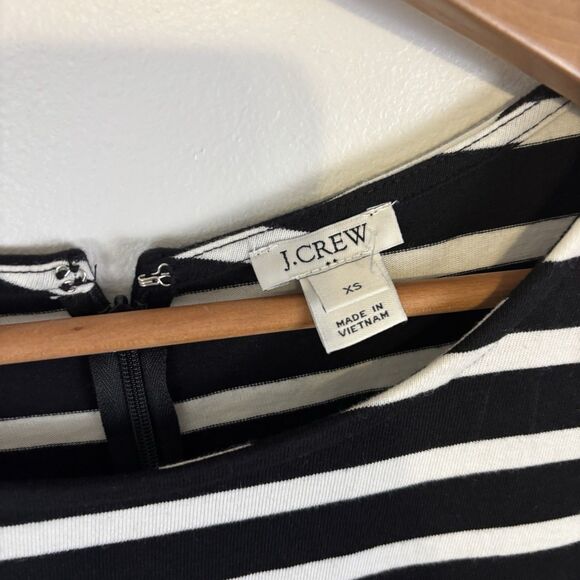 J. Crew Ruffle Bell Sleeve Striped Shift Knit Dress Women's Size XS Style H7043 - Picture 7 of 9